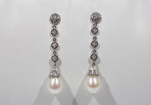 long-earrings-white-gold-pearls-diamonds