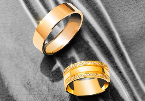 stunning-engagement-rings-golden-yellow